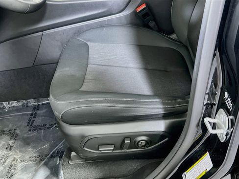 Used 2023 Jeep Grand Cherokee Laredo image 18