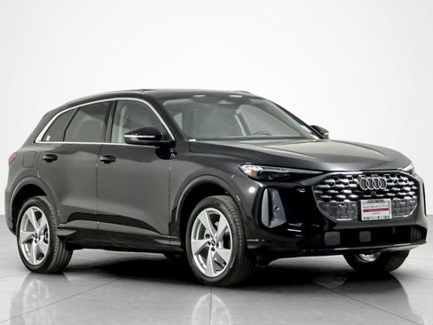 Used 2025 Audi Q5 Premium Plus w/ Premium Plus AWD/4WD image 7
