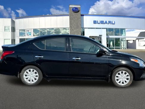 Used 2017 Nissan Versa SV FWD image 6