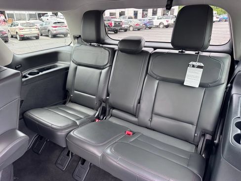 Used 2025 Ford Expedition Active AWD/4WD image 34