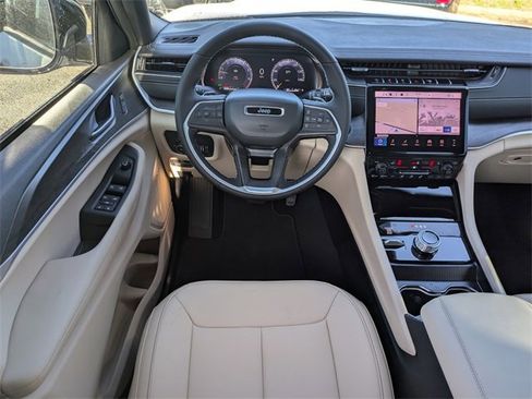 New 2025 Jeep Grand Cherokee Limited image 17