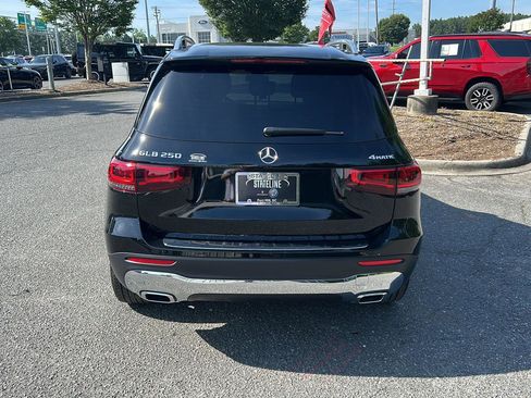 Used 2023 Mercedes-Benz GLB 250 4MATIC image 4