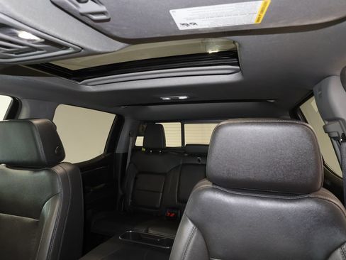 Used 2023 GMC Sierra 1500 SLT w/ SLT Premium Plus Package AWD/4WD image 18