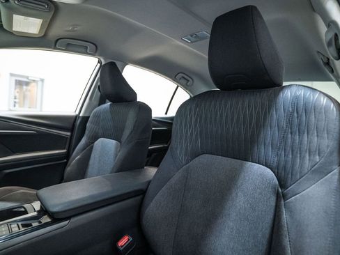 Used 2025 Toyota Camry LE image 14