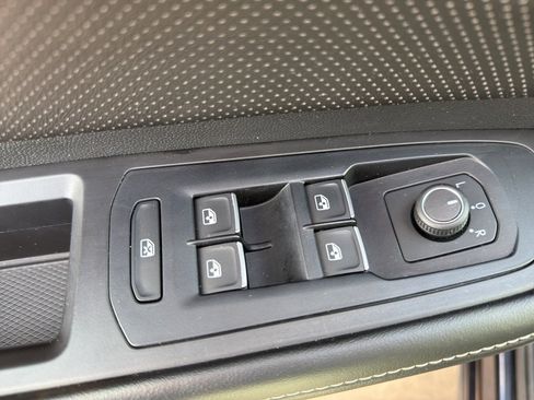 Used 2024 Volkswagen Atlas SE image 13