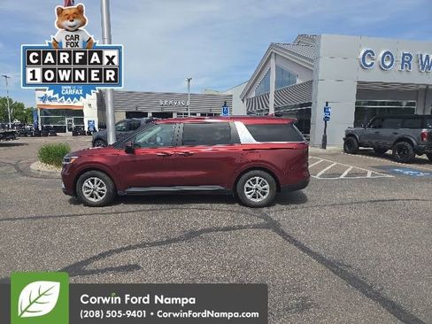 Used 2024 Kia Carnival LX FWD image 3