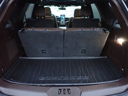 Used 2023 Ford Explorer King Ranch w/ Technology Package image 6