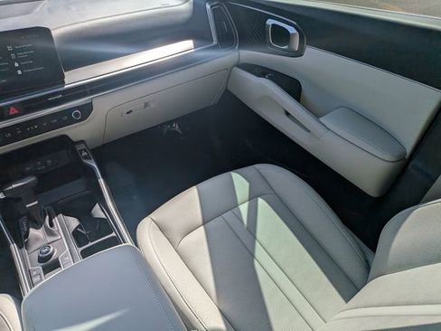 Used 2025 Kia Sorento EX w/ Panoramic Sunroof Package FWD image 19