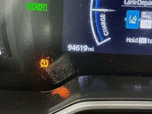 Used 2024 Toyota Corolla Cross AWD Hybrid w/ Convenience Package image 15
