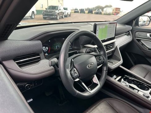 Used 2025 Ford Explorer Platinum w/ LUX Leather Package AWD/4WD image 2