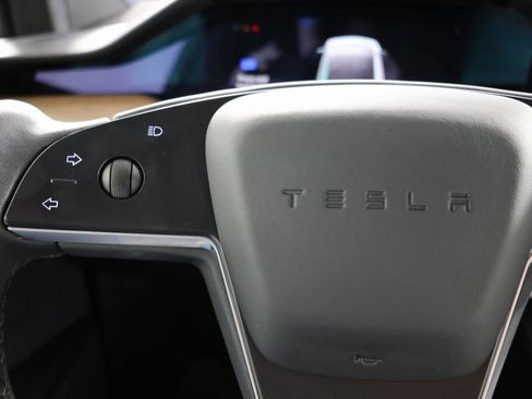 Used 2022 Tesla Model X AWD/4WD image 24