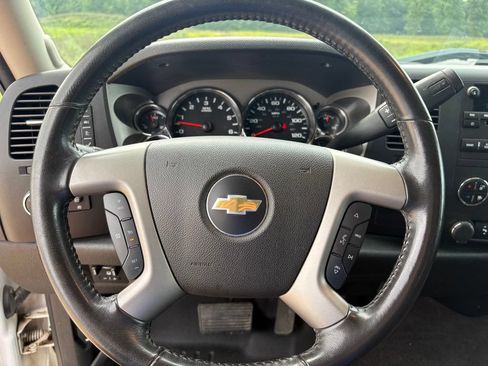 Used 2014 Chevrolet Silverado 2500 LT w/ Interior Plus Package AWD/4WD image 18