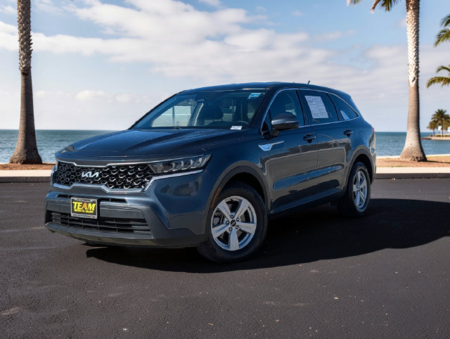 Used 2023 Kia Sorento LX FWD image 2