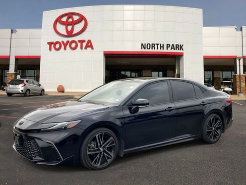Used 2025 Toyota Camry XSE image 1