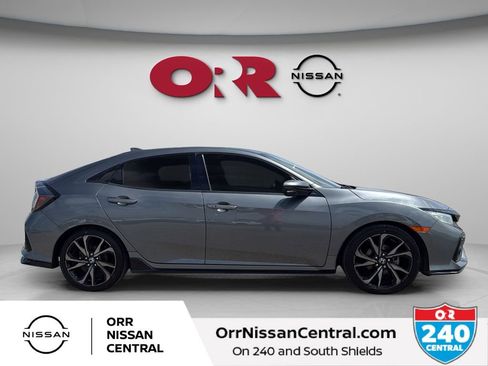 Used 2018 Honda Civic Sport Touring image 4