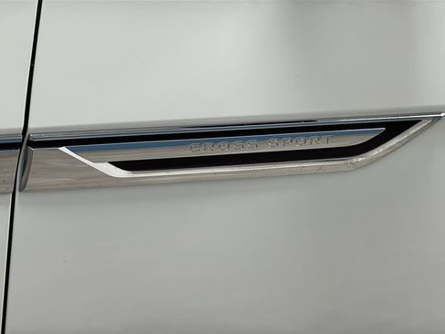 Used 2024 Volkswagen Atlas Cross Sport SE AWD/4WD image 38