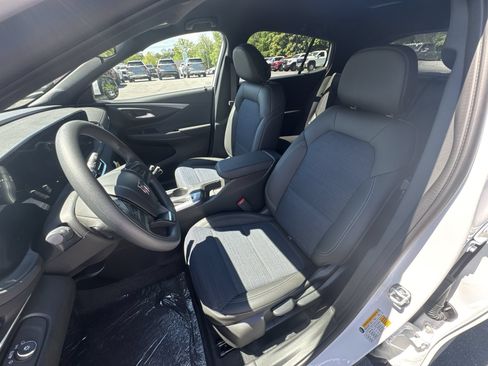 New 2026 Buick Envista Preferred FWD image 13