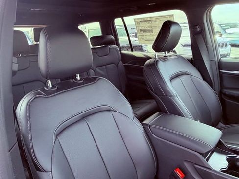 New 2026 Jeep Grand Cherokee L Limited AWD/4WD image 30