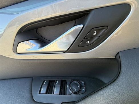 New 2026 Chevrolet Blazer LT image 13