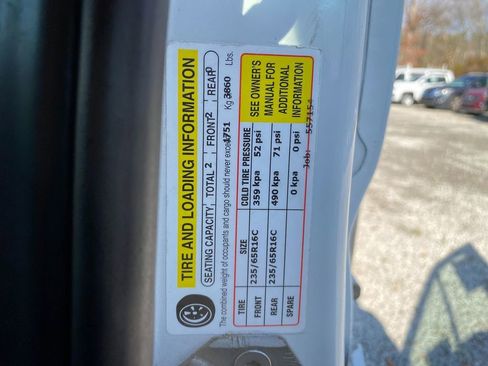 Used 2018 Ford Transit 250 138 image 28