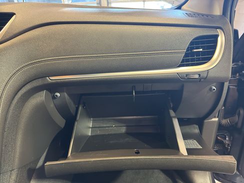 Used 2014 Chevrolet Traverse LT w/ LPO, 'HIT The Road' Package AWD/4WD image 24