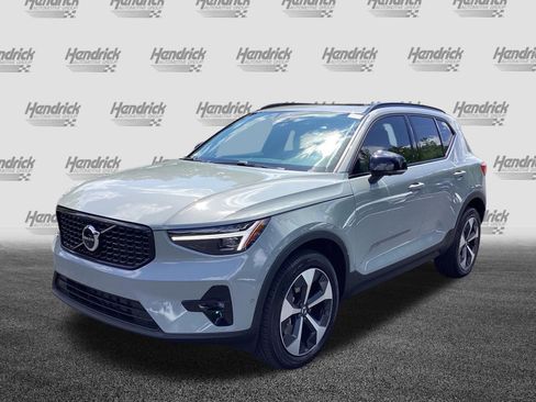 Used 2026 Volvo XC40 B5 Plus w/ Protection Package Premier image 5