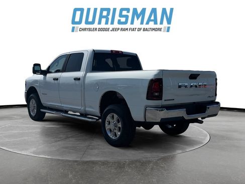Used 2025 RAM 2500 Big Horn AWD/4WD image 4