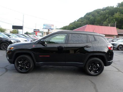 Used 2023 Jeep Compass Trailhawk w/ Sun and Sound Group AWD/4WD image 9