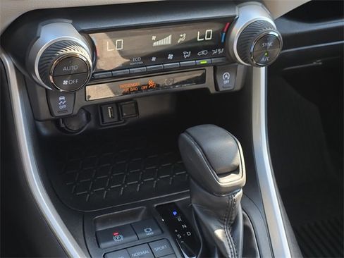 Certified 2022 Toyota RAV4 XLE image 21