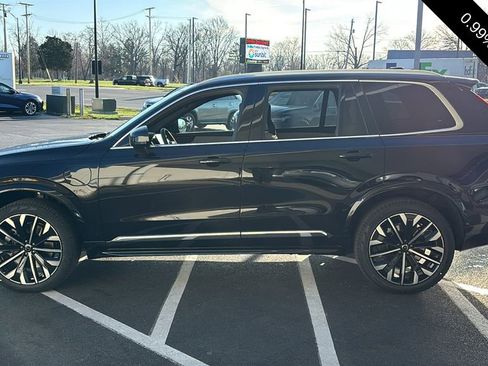New 2026 Volvo XC90 T8 Plus AWD/4WD image 3