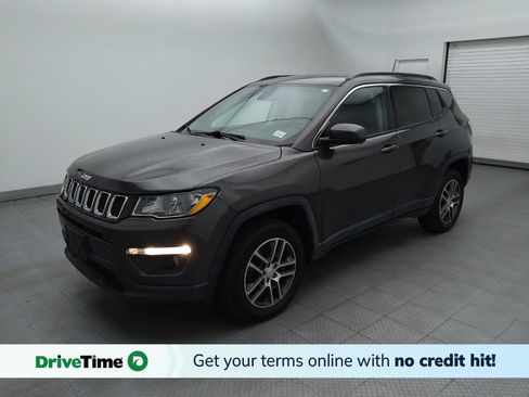 Used 2018 Jeep Compass Latitude w/ Popular Equipment Group AWD/4WD image 1