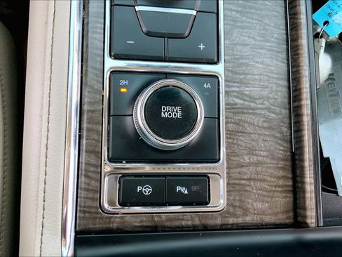 Used 2020 Ford Expedition Limited w/ Equipment Group 302A image 30