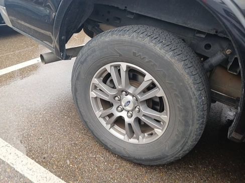 Used 2019 Ford F150 Lariat w/ Trailer Tow Package AWD/4WD image 9