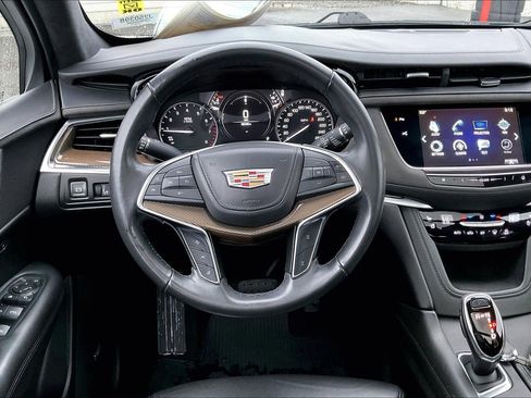 Used 2018 Cadillac XT5 Platinum image 5