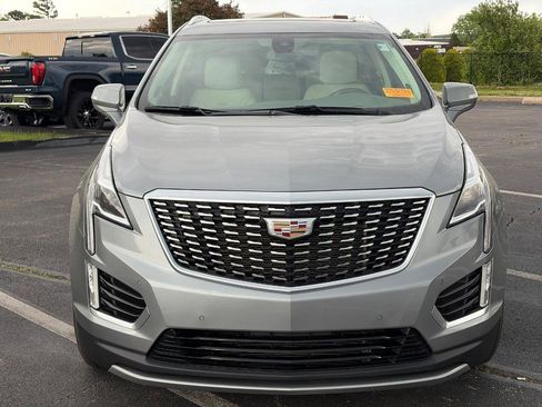 Used 2023 Cadillac XT5 Premium Luxury AWD/4WD image 2
