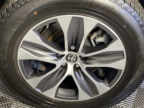 Used 2022 Toyota Highlander XLE image 33