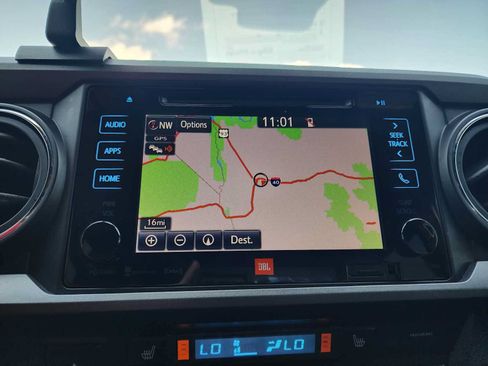 Used 2019 Toyota Tacoma TRD Off-Road AWD/4WD image 27
