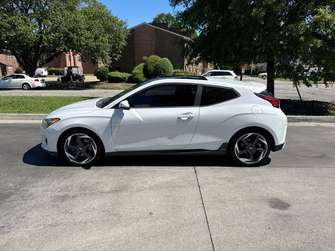 Used 2019 Hyundai Veloster Turbo FWD image 3