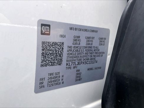 Used 2025 Chevrolet Trax RS w/ Sunroof Package FWD image 33