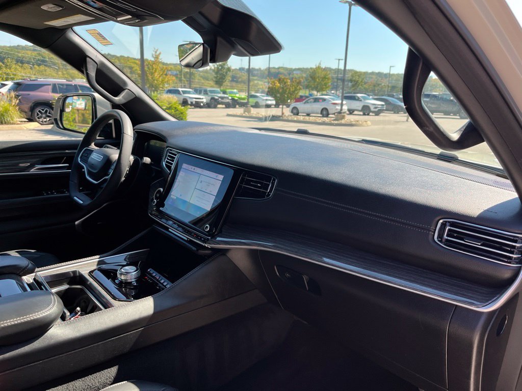Used 2022 Jeep Wagoneer Series II RWD image 28