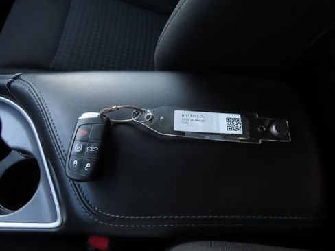 Used 2019 Dodge Challenger SXT image 22