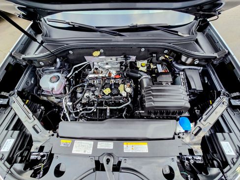 Used 2024 Volkswagen Atlas Cross Sport SEL R-Line image 46