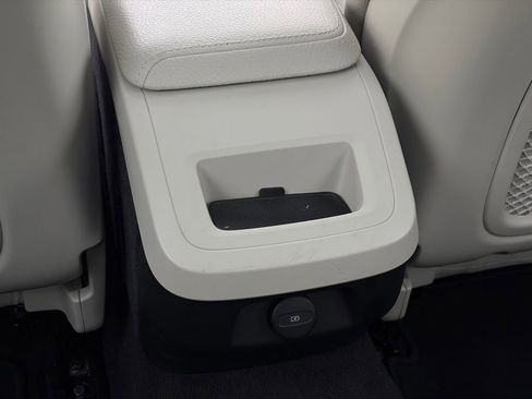 Used 2022 Volvo S60 B5 Momentum w/ Premium Package image 25