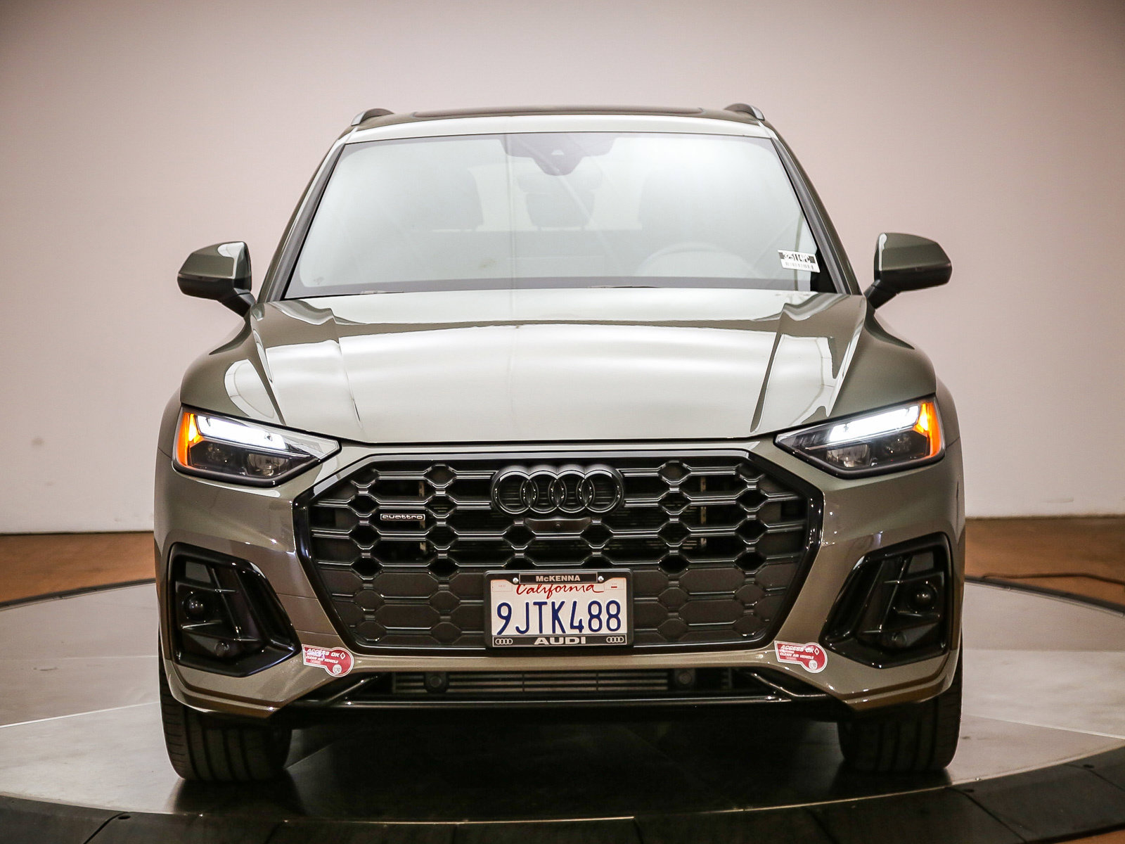 Certified 2024 Audi Q5 e Premium Plus w/ Premium Plus Package AWD/4WD image 2