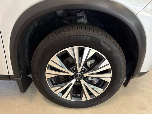 Used 2023 Nissan Rogue SV w/ SV Premium B Package AWD/4WD image 8