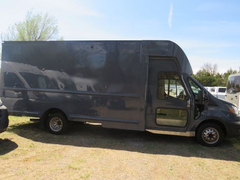 Used 2021 Ford Transit 350 DRW image 4