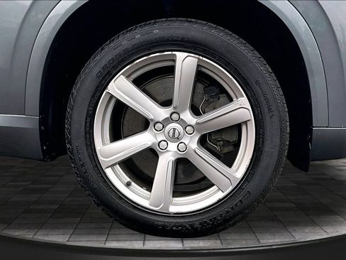 Used 2016 Volvo XC90 T8 Momentum w/ Vision Package AWD/4WD image 35