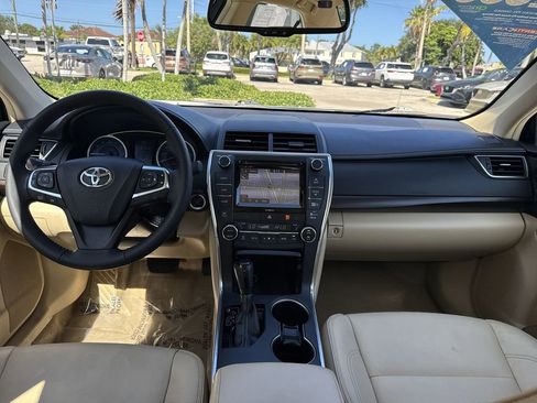 Used 2017 Toyota Camry FWD image 14