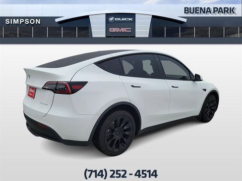 Used 2023 Tesla Model Y Long Range image 8