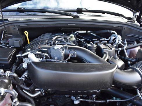 Used 2025 Dodge Durango GT image 35